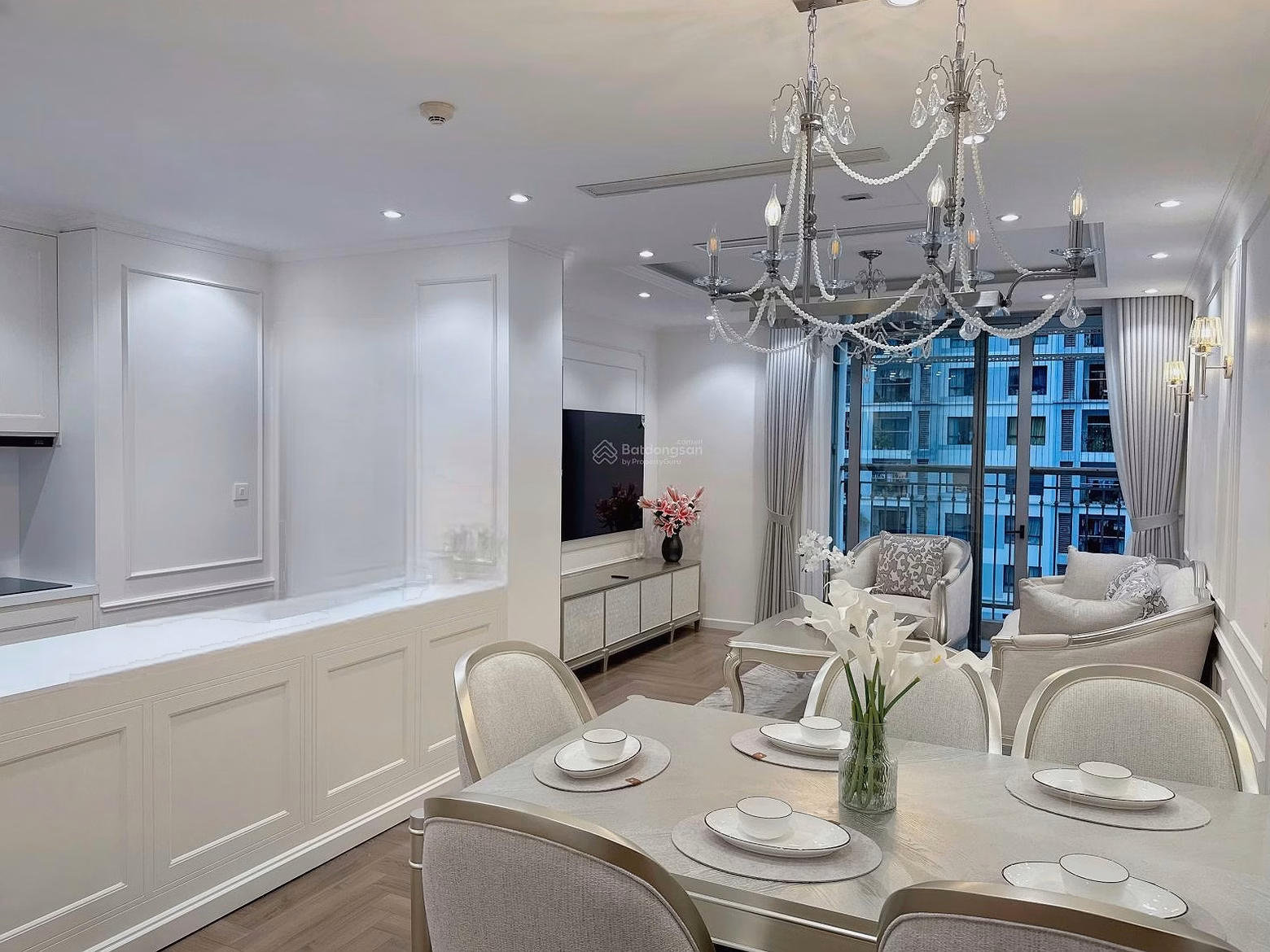 3 bedrooms for rent in VIP, very beautiful and genuine furniture in Park Hill, 116m2, Times City urban area
