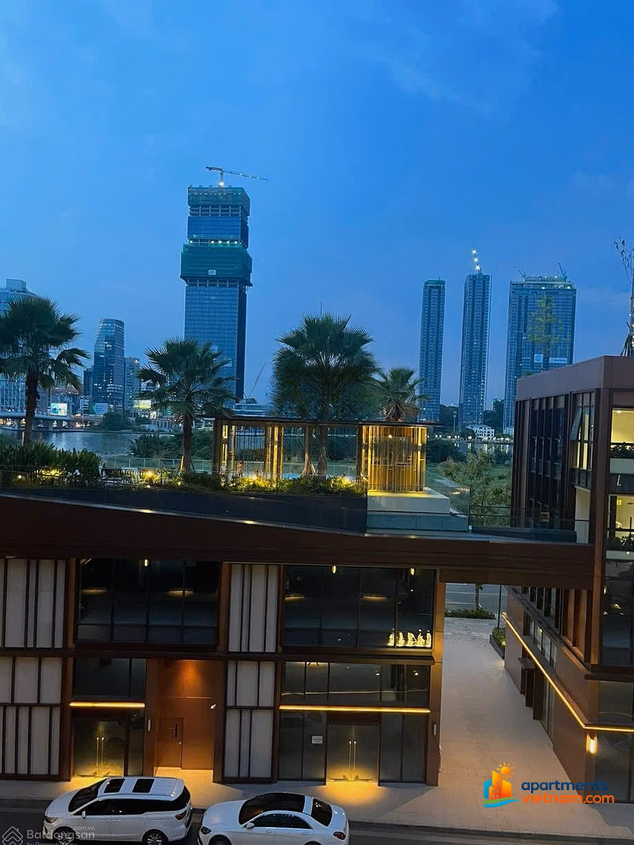 Cheaper than giving 2 billion. Real photo. The owner. Urgent sale of 3N The Galleria apartment, duplex, garden, view of SG river
