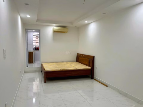Owner for rent 2 bedroom, 1 bathroom, 40m2 apartment in apartment 215, 2nd floor, building C3, 31 Luong Dinh Cua, 8.5 million
