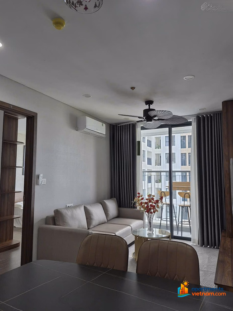 Owner rents 2-bedroom FPT Plaza apartment, fully furnished, immediate occupancy, flexible payment