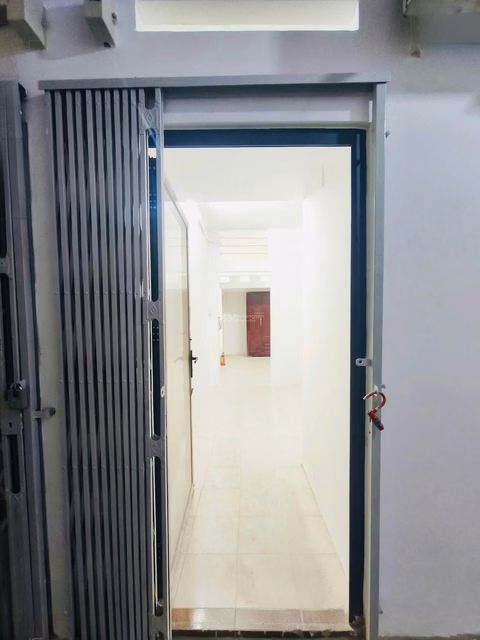 Apartment for rent with 1 bedroom, 1 bathroom, 30m2, 6 million VND at Bau Cat 6, Tan Binh, HCM
