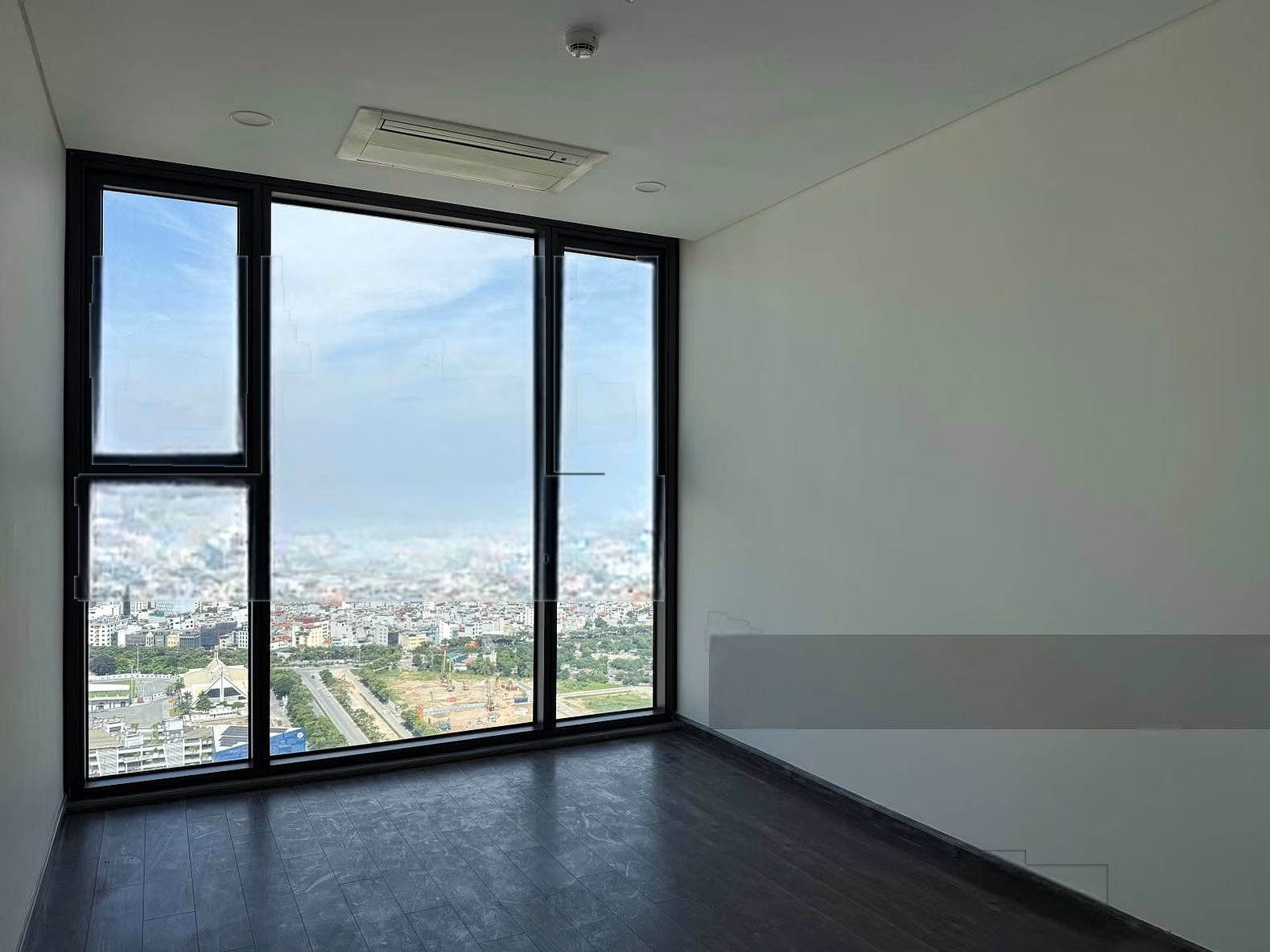 25 million for rent N01T7 Han Jardin 3 bedrooms 2 bathrooms with basic market furniture, cool view of West Lake facing East