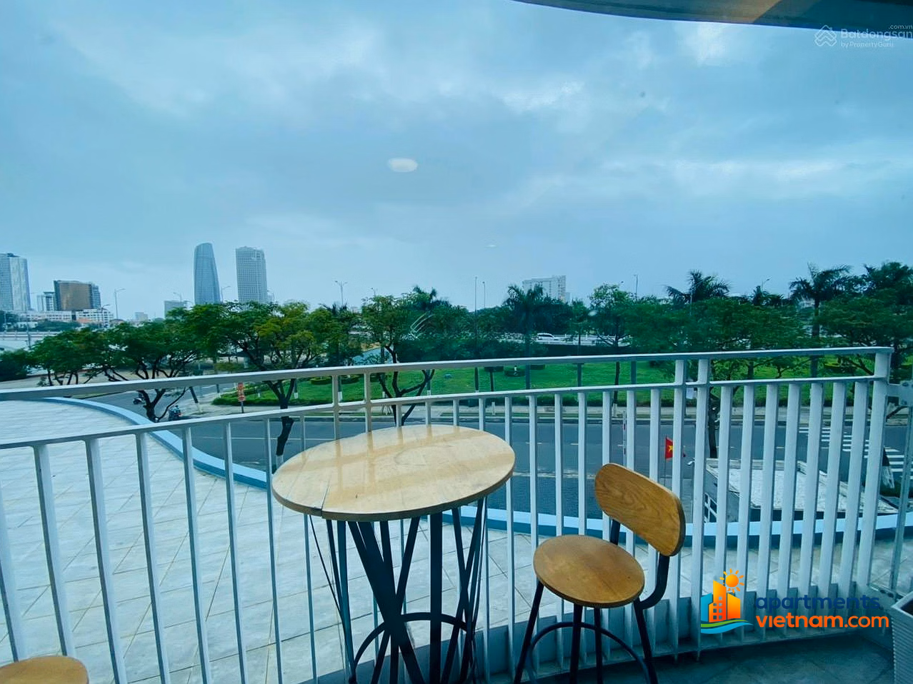 Azura 2-bedroom apartment for rent, area 104m2, beautiful furniture, low floor, Han river view Contact Ms Linh 0911 299 ***