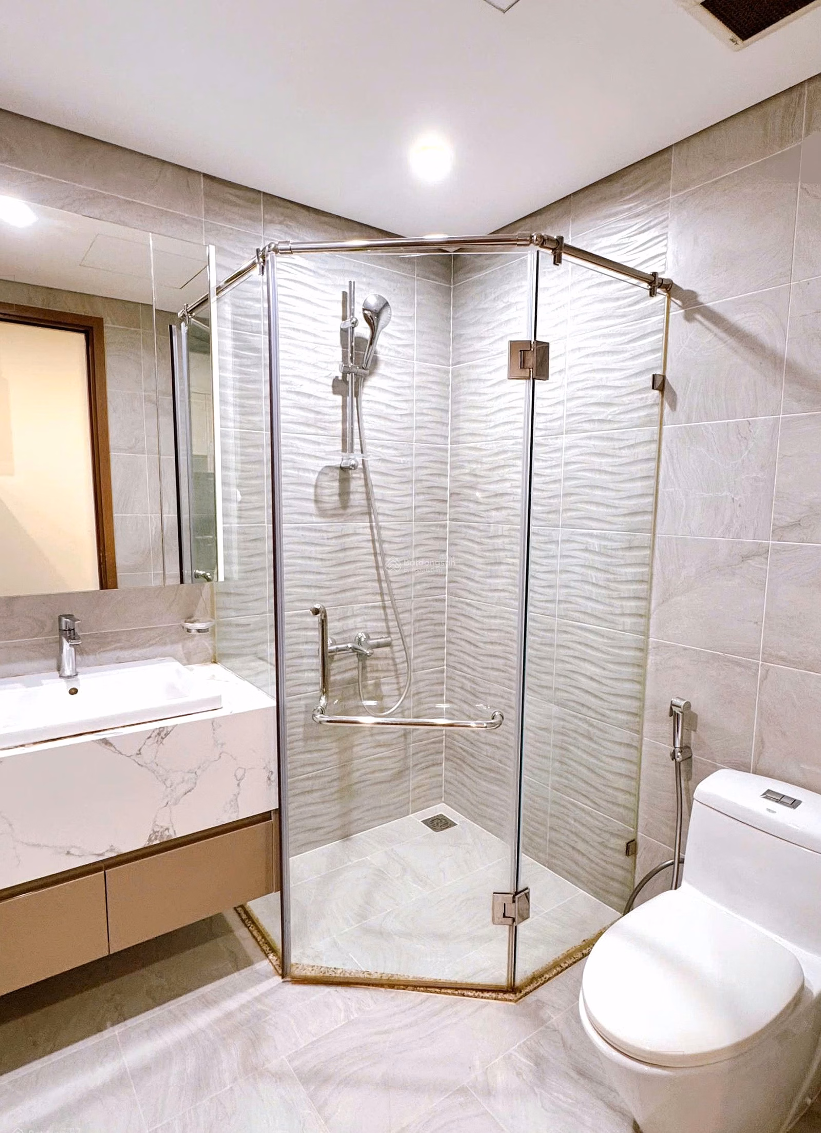 Tonkin 1 studio - 28.6m2, 2.3 billion, owner needs to sell urgently Vinhomes Smart City cheapest on the market