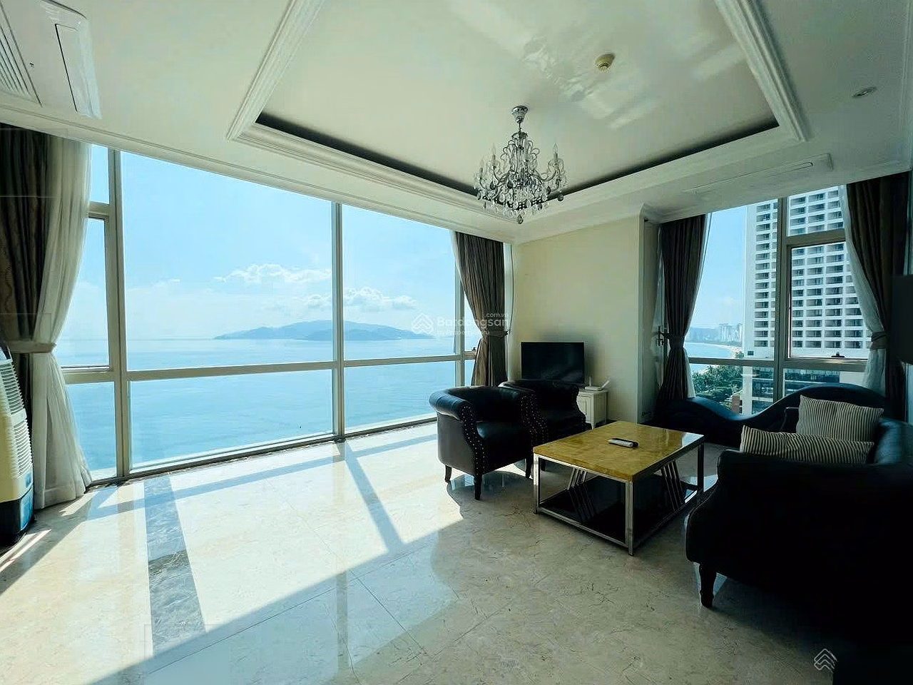 Apartment with direct view of Nha Trang Center VIP beach is only 18 billion, all spaces can see the sea