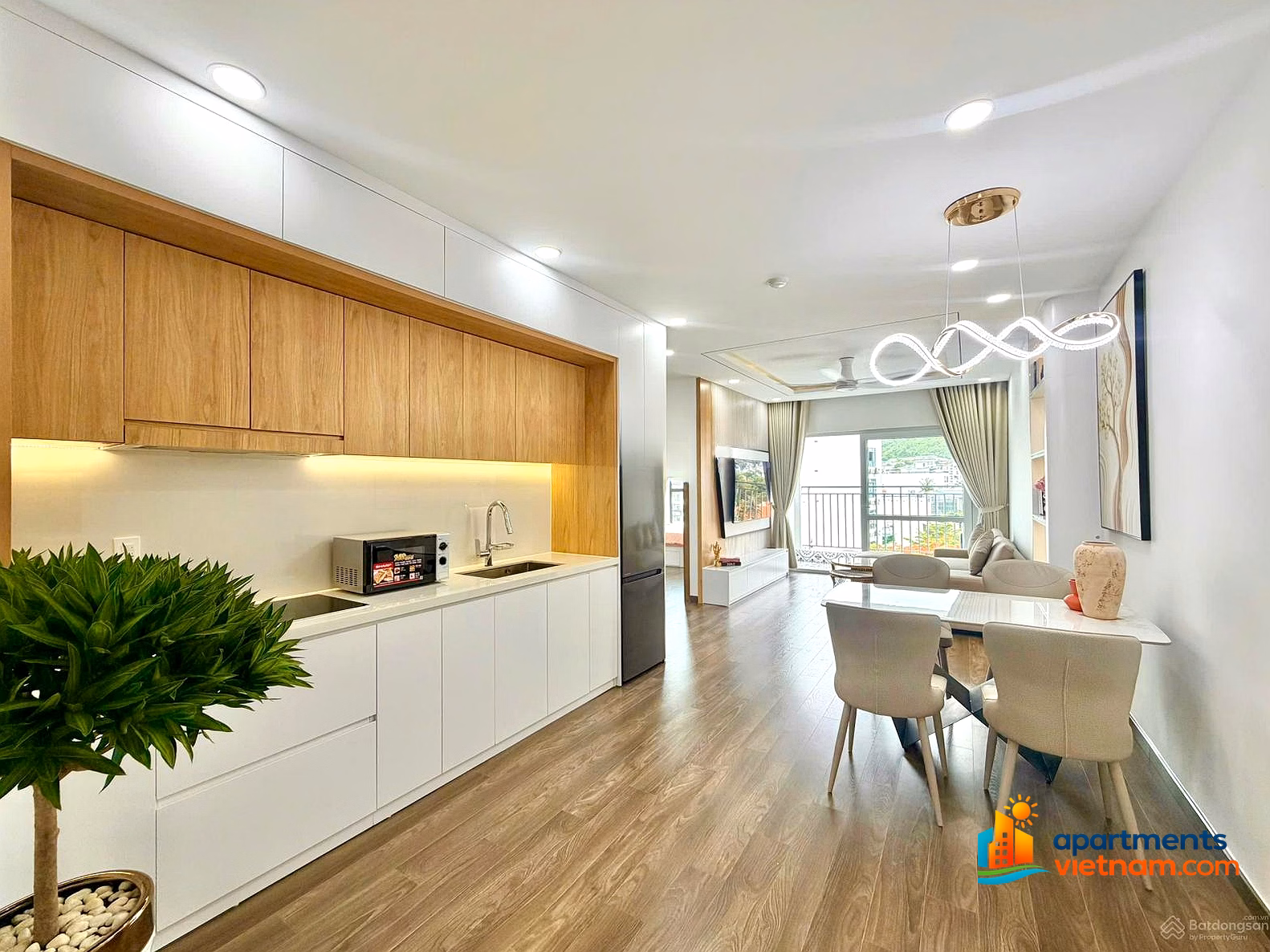 Kieu Trinh - 606 Selling beautifully furnished apartment in OC3 building - Beautiful synchronized lobby - Good price
