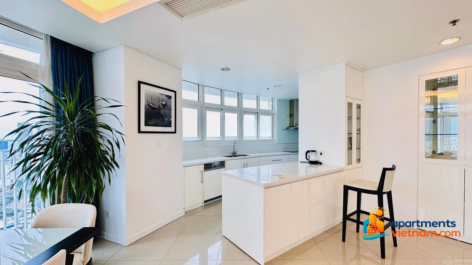Azura luxury apartment for rent, high-class apartment, area 152m2, 2 bedrooms, high floor with Han river view. Ms Linh