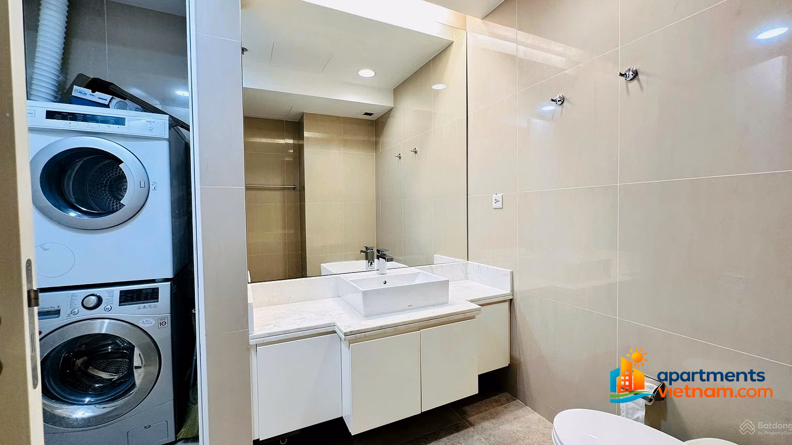 Azura luxury apartment for rent, high-class apartment, area 152m2, 2 bedrooms, high floor with Han river view. Ms Linh