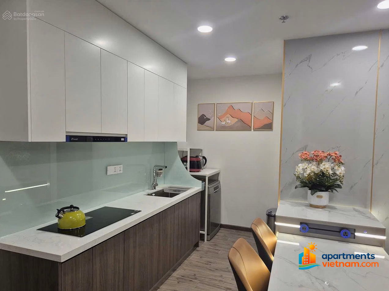 FPT Plaza 3 apartment for rent, 17 million, 68 m2, nice view, owner
