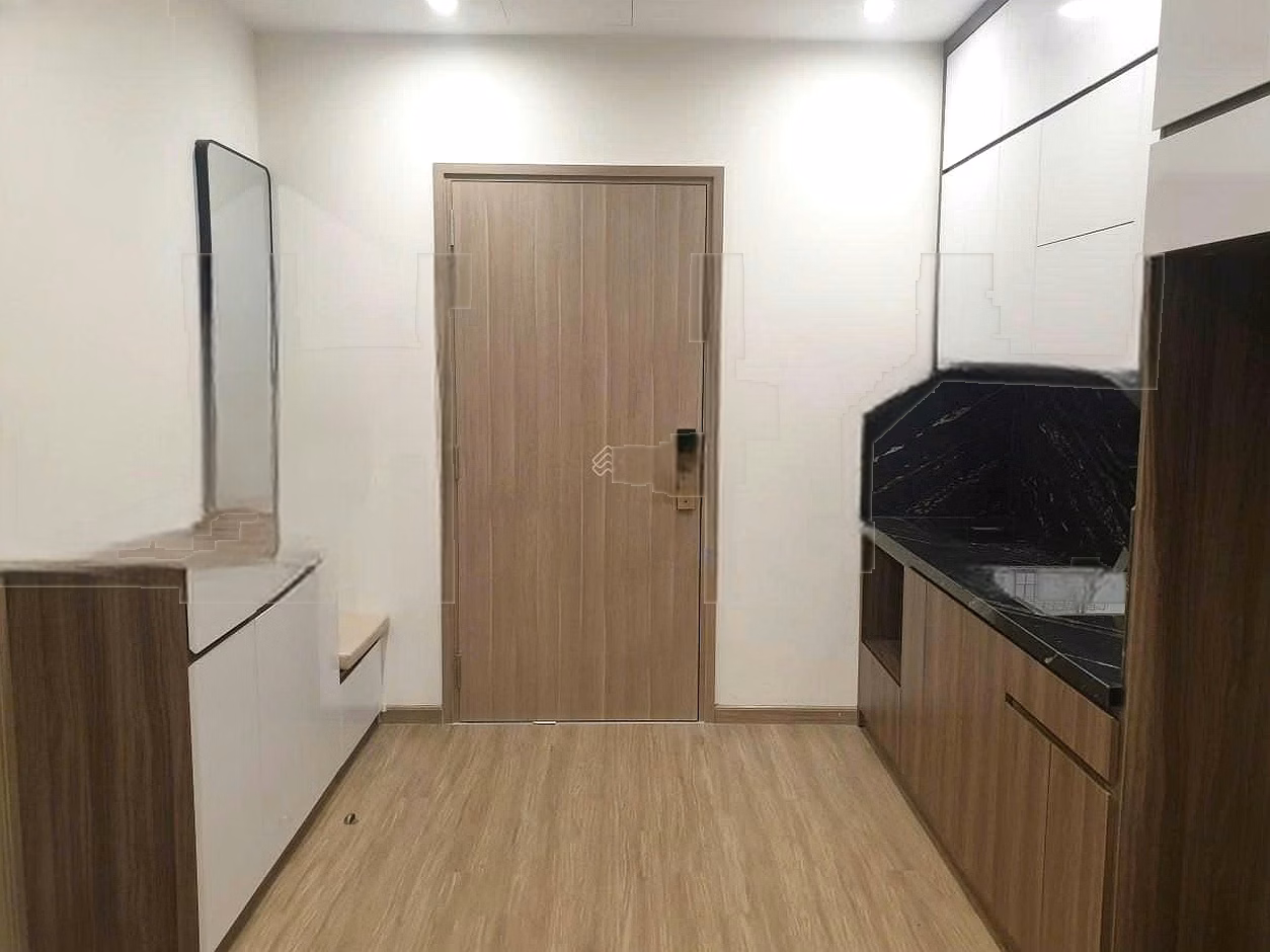 My landlord has an empty studio full of Sakura furniture and needs to rent it out quickly at a low price for customers