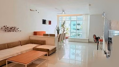 2-bedroom apartment, frontage on Pham Van Dong, tax included, fee 1,920, full furniture, book available at bank 70%