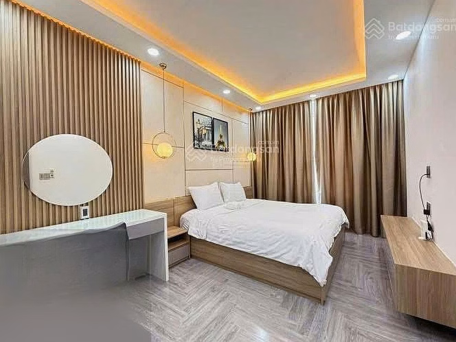 2-bedroom apartment, frontage on Pham Van Dong, tax included, fee 1,920, full furniture, book available at bank 70%