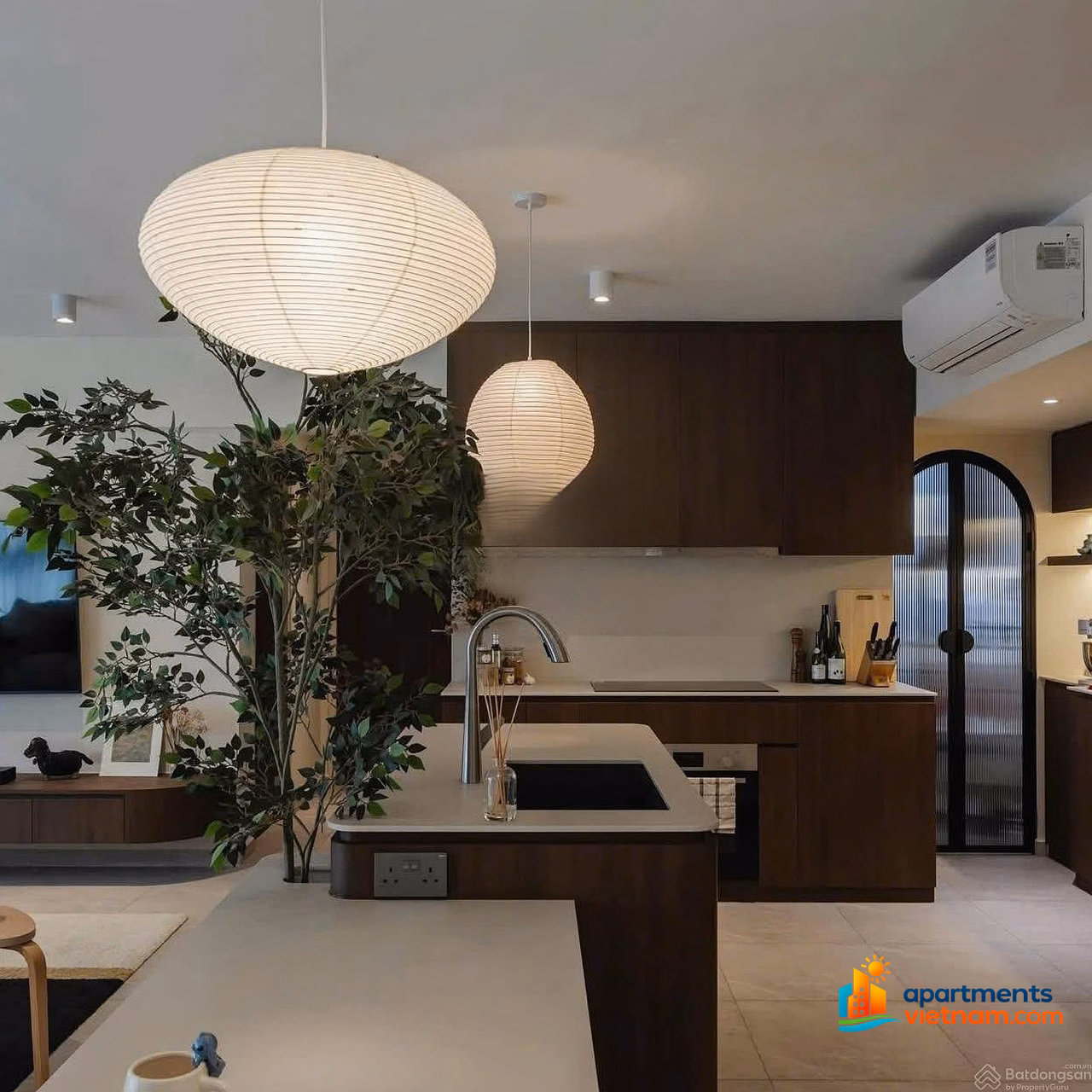 Vinhomes Metropolis luxury apartment for rent, 150m2, 4 bedrooms, full luxury furniture, price 50 million/month