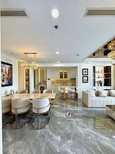 Managing on behalf of the owner of Vinhomes apartments for rent at good prices from only 17 million. Contact 0775 219 ***