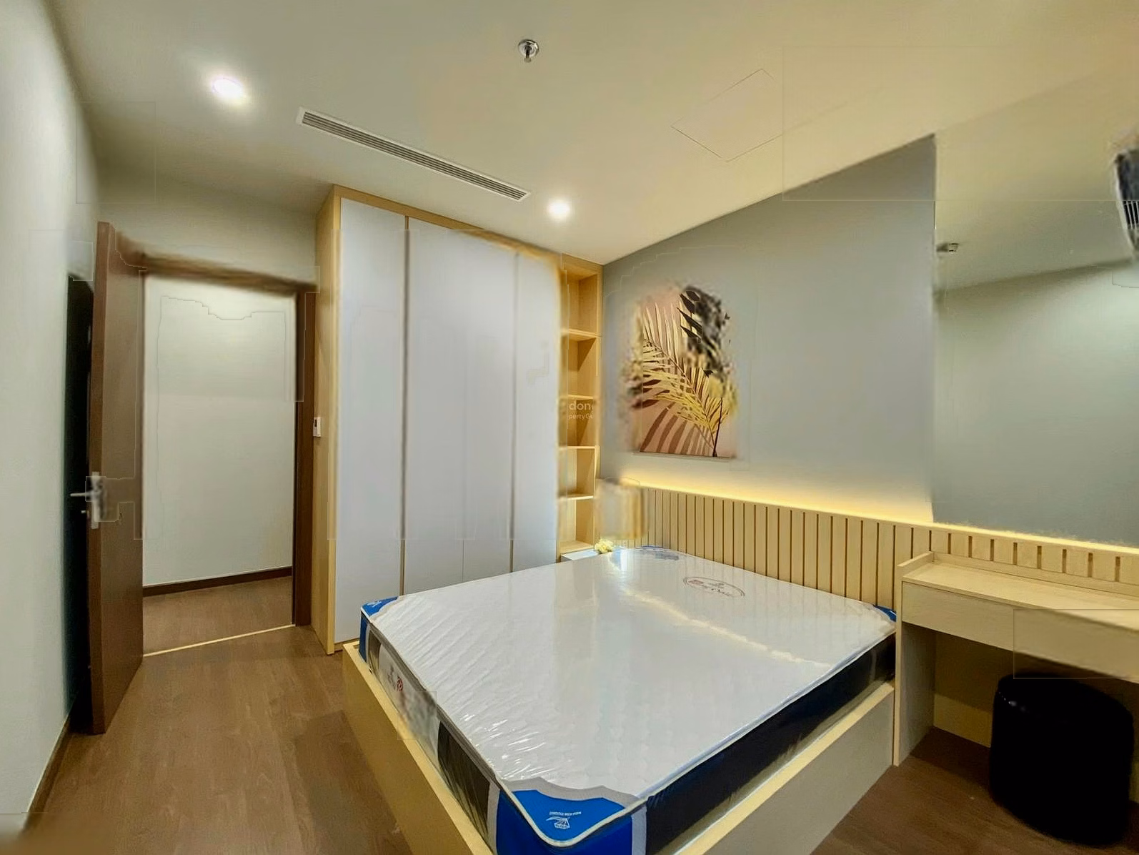 Apartment for rent 82m2, 2 bedrooms, fully furnished at The Park Home, price from 18 million/month. Contact: 0899,511.866