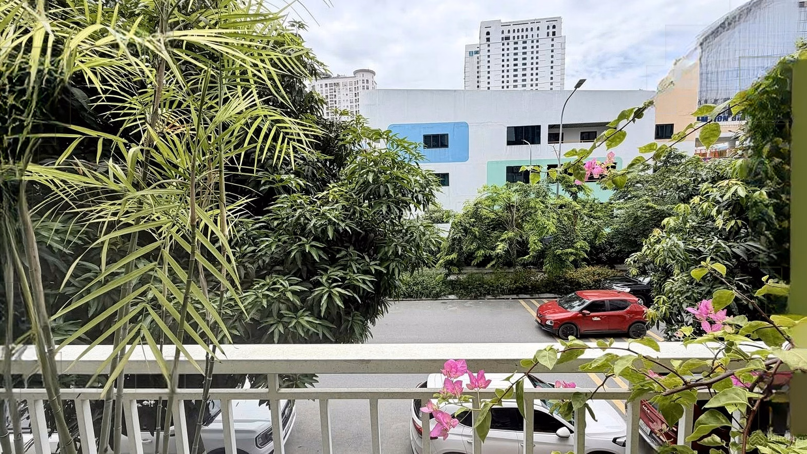 Office building for rent on Nguyen Xuan Nham street, 90m2 x 4T, Cau Giay, price only 50 million/month