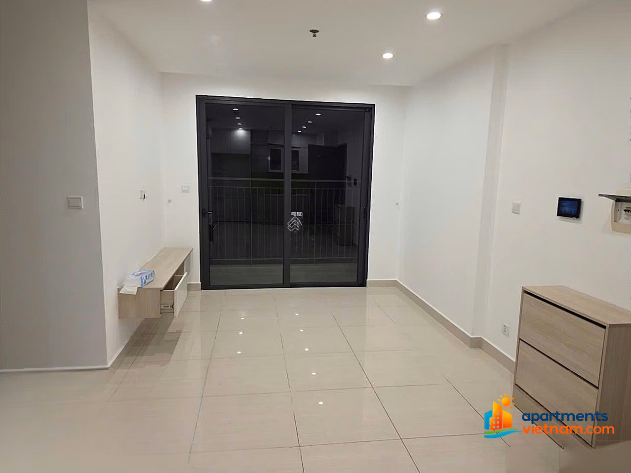 Apartment for rent 3N2VS price 10.5 million with Vinhomes Smart City furniture, I'll get details