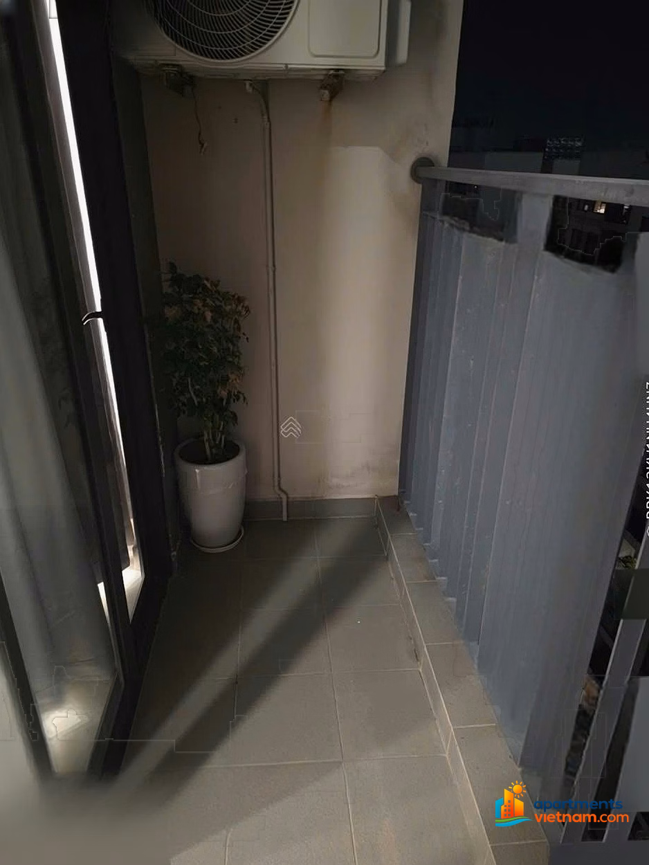 Apartment for rent 3N2VS price 10.5 million with Vinhomes Smart City furniture, I'll get details