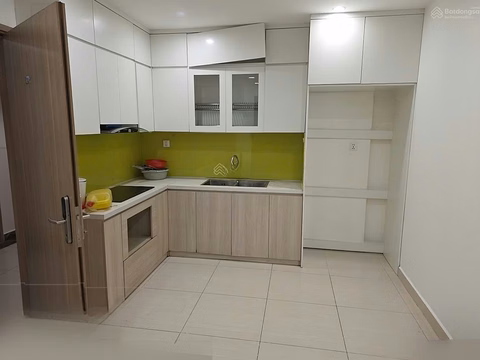 Apartment for rent 3N2VS price 10.5 million with Vinhomes Smart City furniture, I'll get details