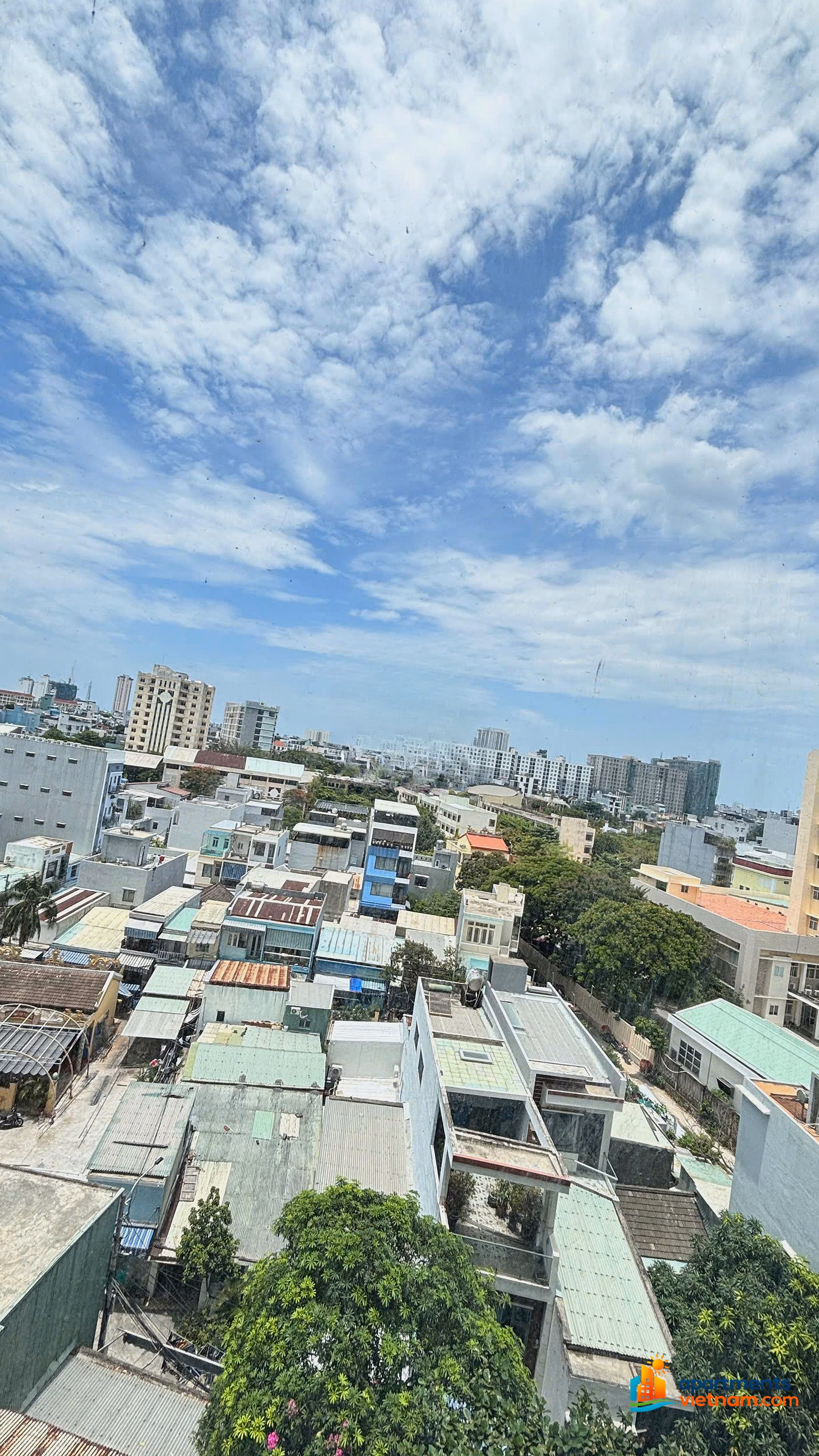 The Ponte rents a 1-bedroom apartment with sea view, fully furnished. Just bring your suitcase and move in immediately