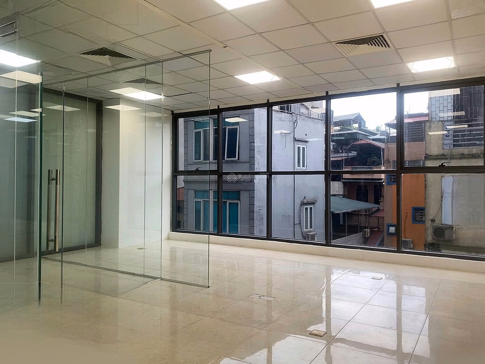 VIP office for rent on the 3rd floor of The Golden Palm building - 21 Le Van Luong, Thanh Xuan, Hanoi
