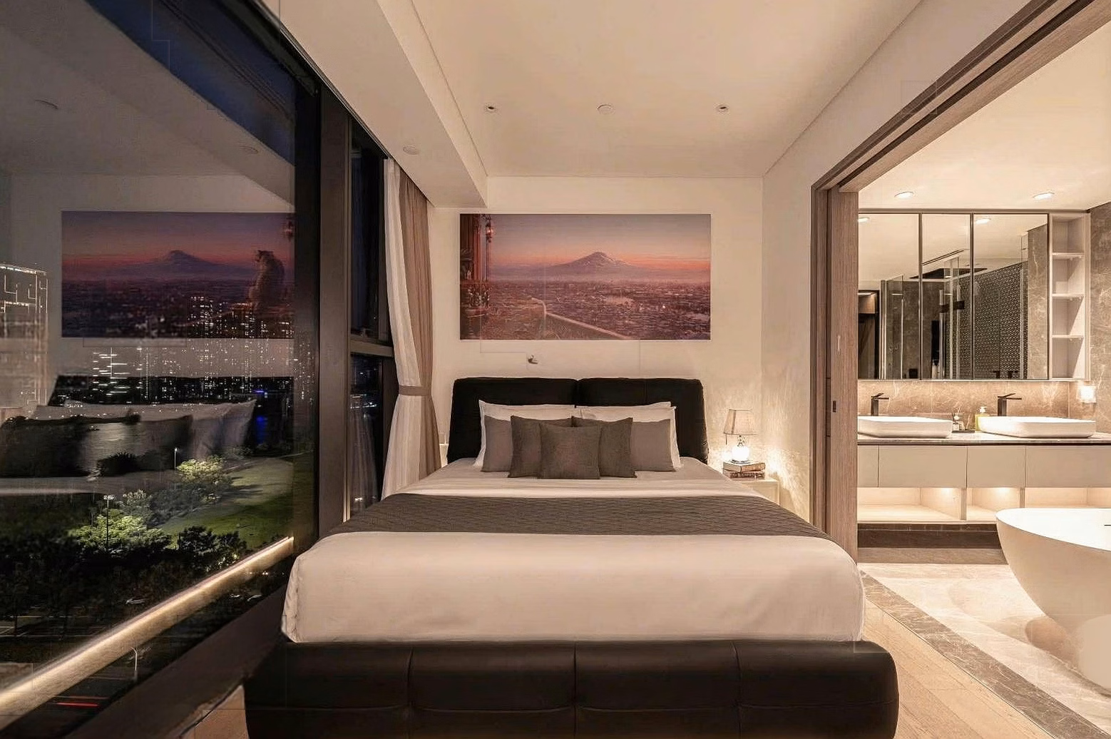 The Opera Residence | Apartment 3 bedrooms 2 bathrooms 137m²; Direct view of the city; Saigon River
