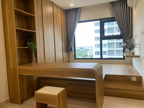 The owner rents a Studio apartment with full furniture and electronic equipment