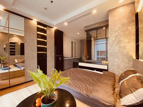 In Green Bay, we have fully furnished 1-bedroom, 2-bedroom and 3-bedroom apartments available, come in right away, priced from 8 million/month. Call me 0918 269 ***