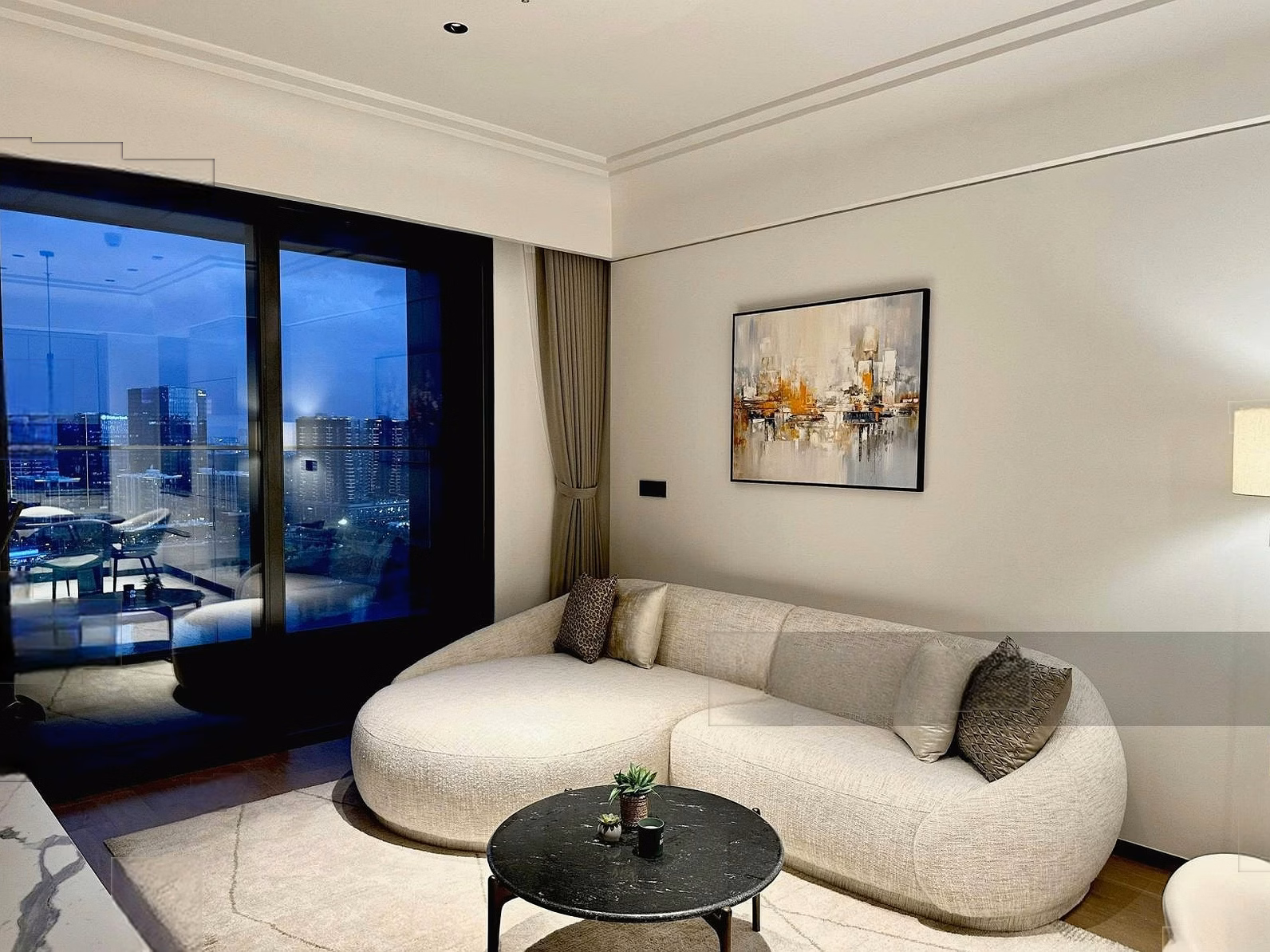 Price 135 million/house 3 bedrooms - 2 bathrooms full space SEA building - JW Marriott 117m2 view of SG river, direct fireworks