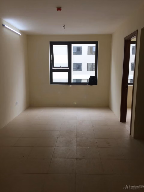 Khuyen Luong resettlement apartment for rent, opposite Gamuda, area 50m, 2 bedrooms, 1 living room, unfurnished, price 5 million/month