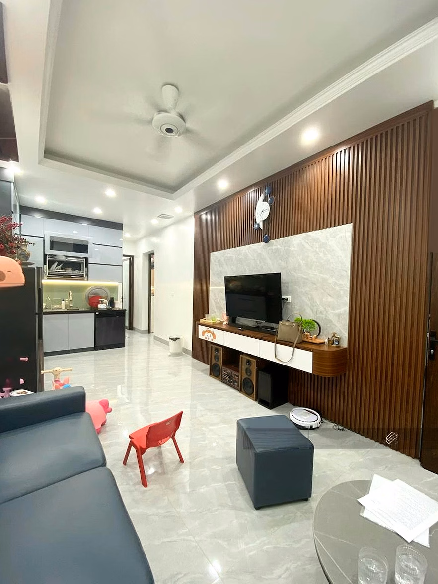 The owner sells a dormitory house in Thai Ha, Trung Liet, Dong Da, low floor, window over 50m, wide use, with book.