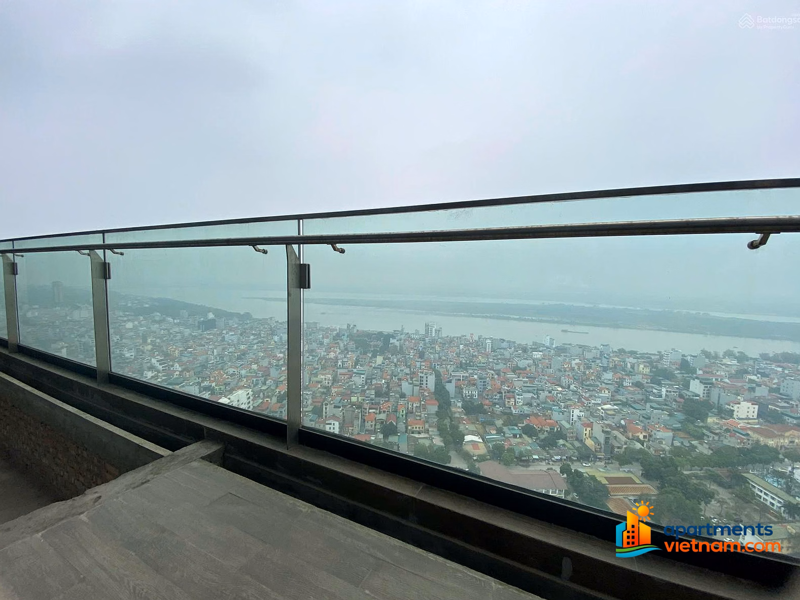 Only 1 most beautiful Penthouse in Tay Ho, 495m2, full view of the Red River and West Lake, priced at just over 131 million/m2