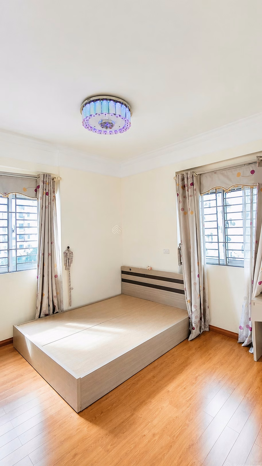 3-bedroom corner apartment for rent, building A1, Nguyen Co Thach, My Dinh, only 15 million/month