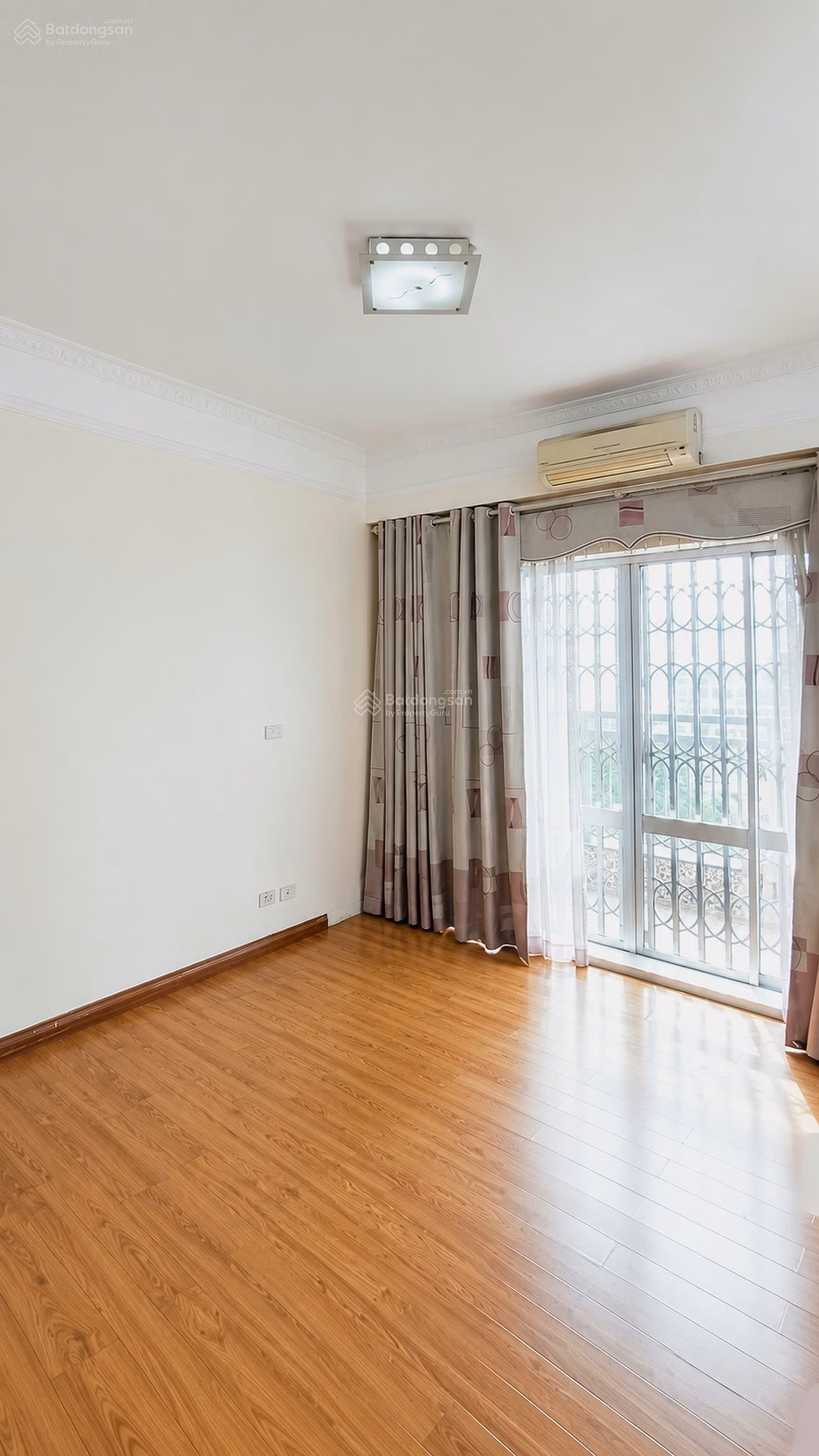 3-bedroom corner apartment for rent, building A1, Nguyen Co Thach, My Dinh, only 15 million/month