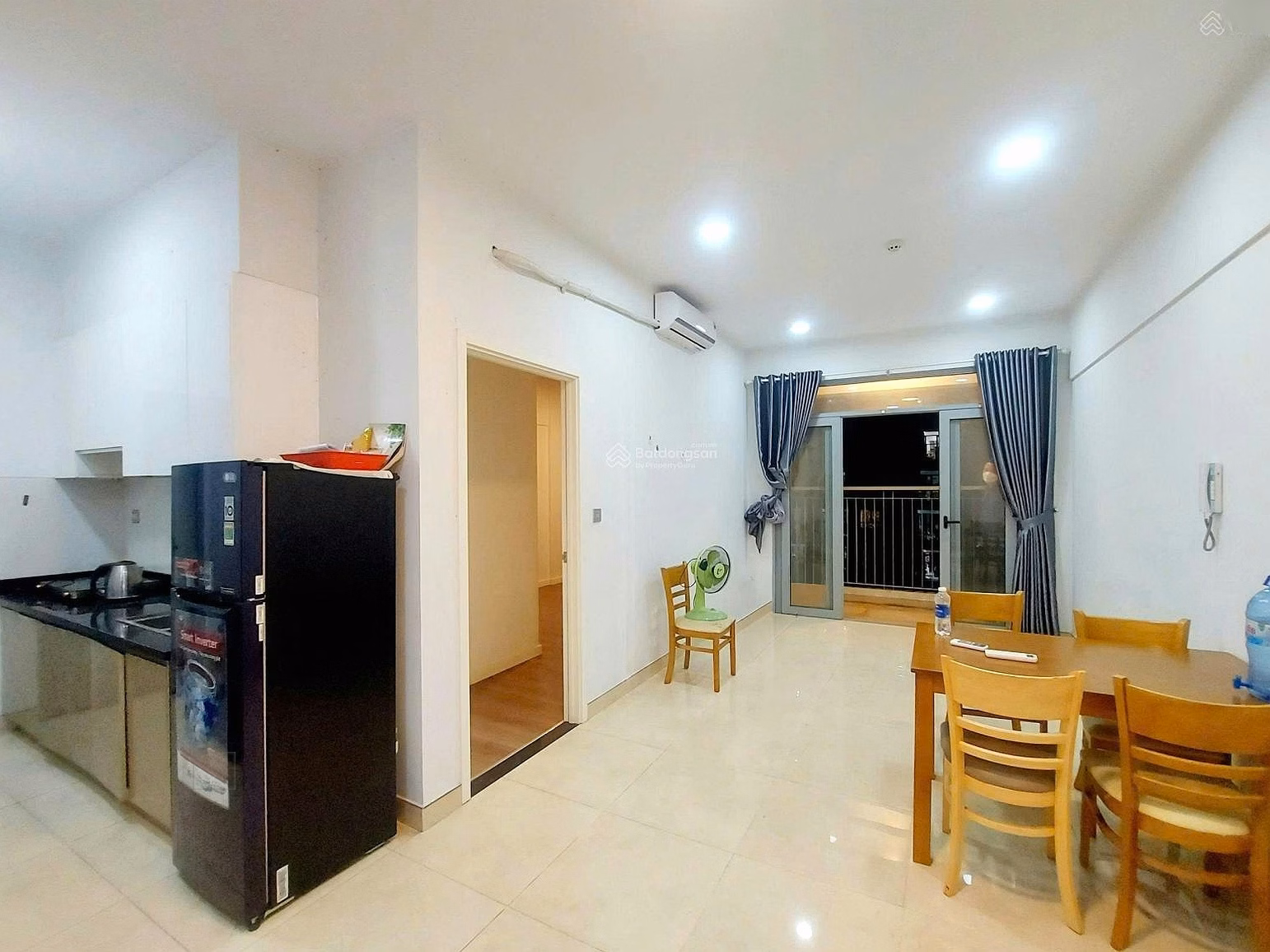 Cheap rent, 2 bedrooms, 69m2, Luxgarden District 7, basic furniture, 9 million