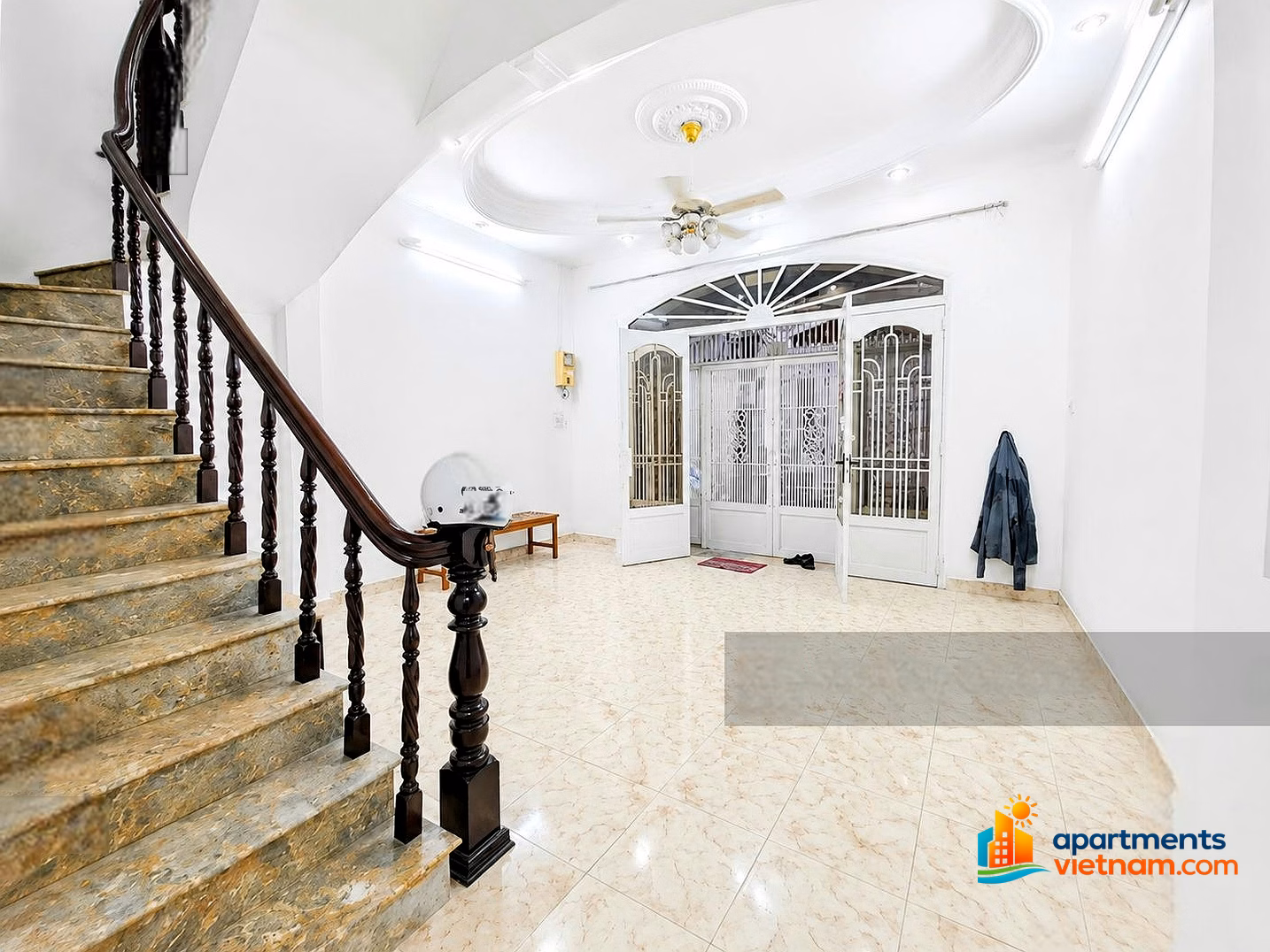 House for sale Tran Quang Dieu, District 3. 4.8m wide, 4 floors reinforced concrete, live right away or use as Airbnb, price 7.99 billion
