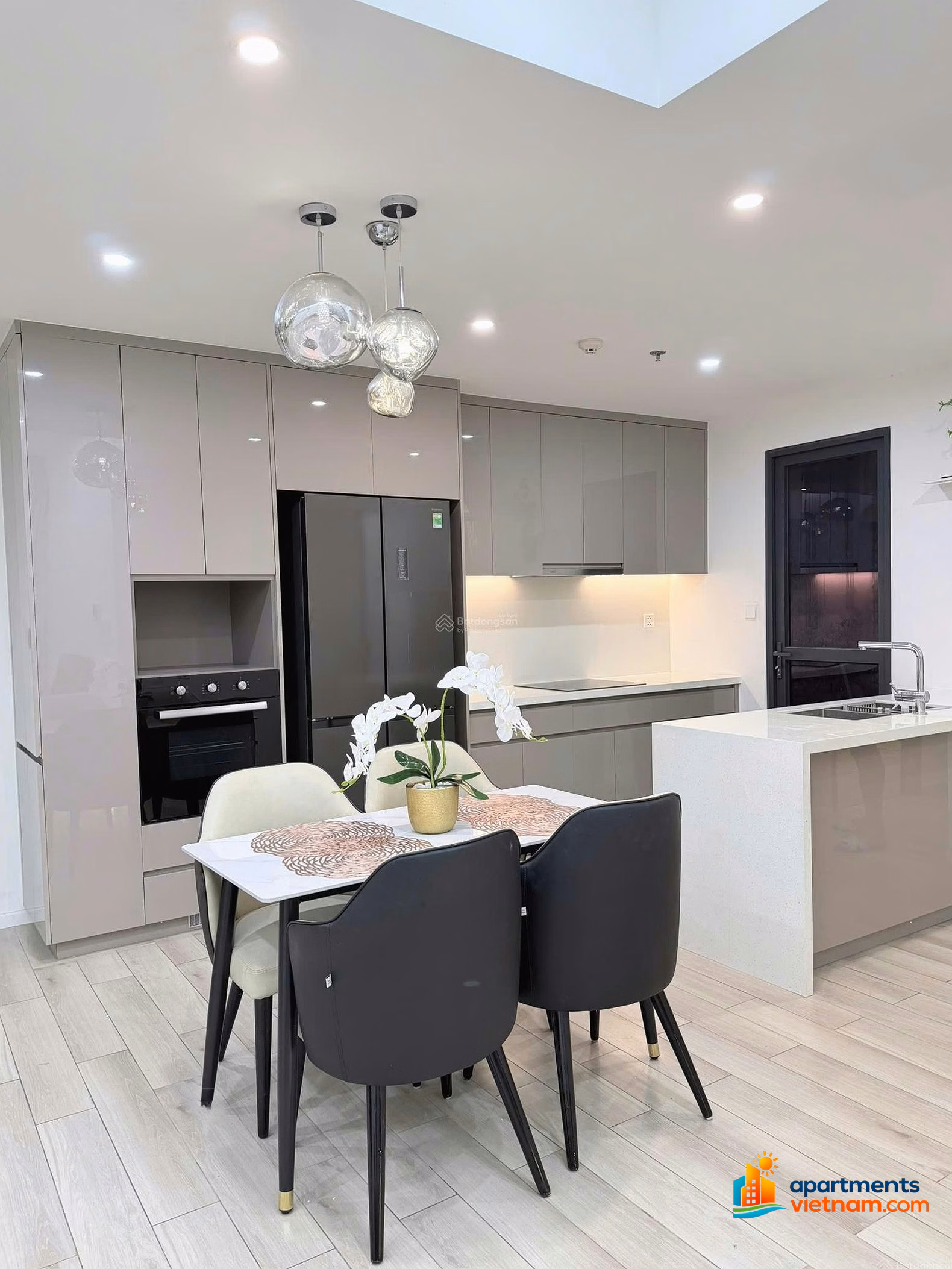 STUDIO/1BR/2BR/3BR apartments for RENT, BLANK / FULL NT / BASIC apartments, diverse 4 million, 5 - 16 million Vinhomes GP