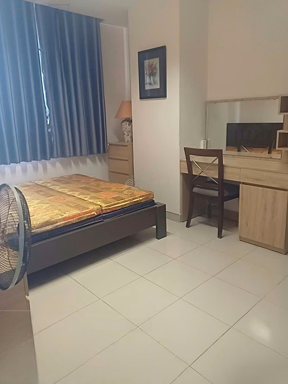Screc Tower for rent, 15 million, 95m2, 3 bedrooms, 2 bathrooms, cool balcony facing East