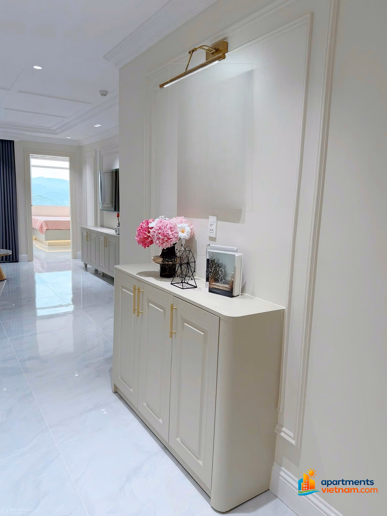Brand new apartment for sale right in front of the beach at Muong Thanh Khanh Hoa building
