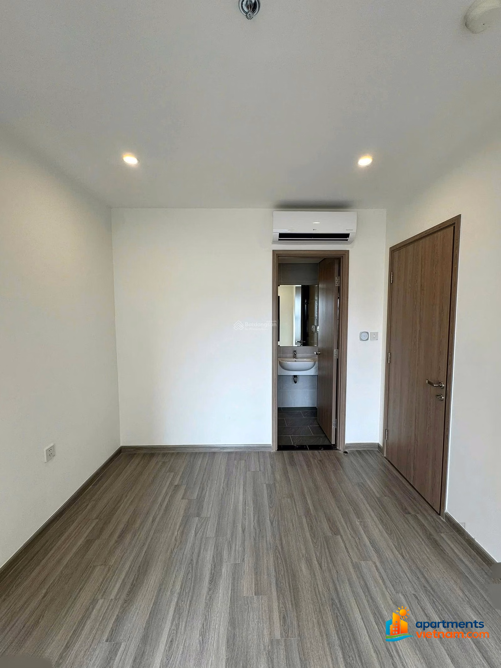 2 bedroom 2 bathroom apartment with limited design at The Beverly Solari - 59m2, commercial contract - only 3 billion ** including taxes and fees