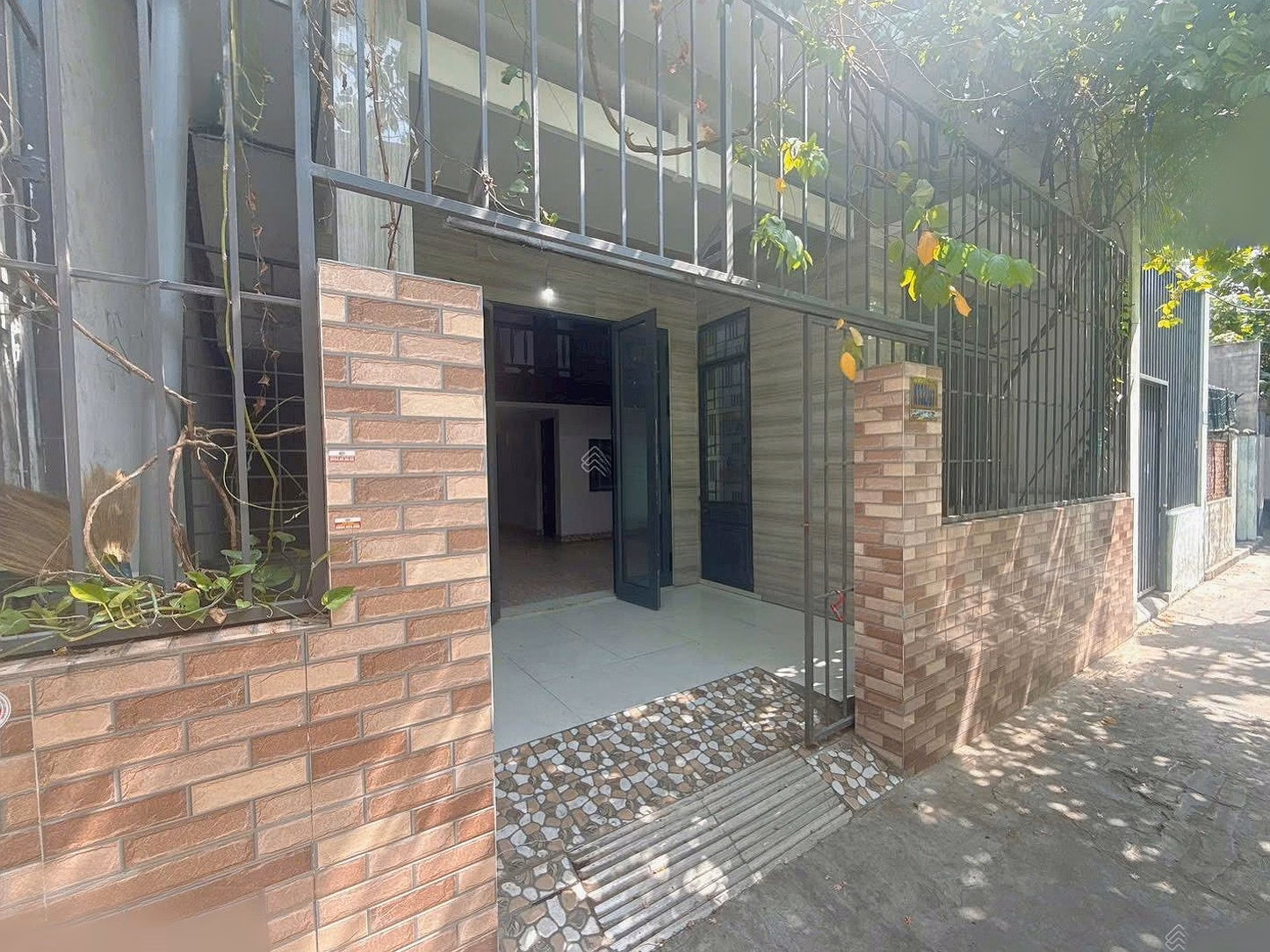 Selling mezzanine house in Phan Thanh, 93m2, 6.5m wide, near Duy Tan University and Nguyen Van Linh.