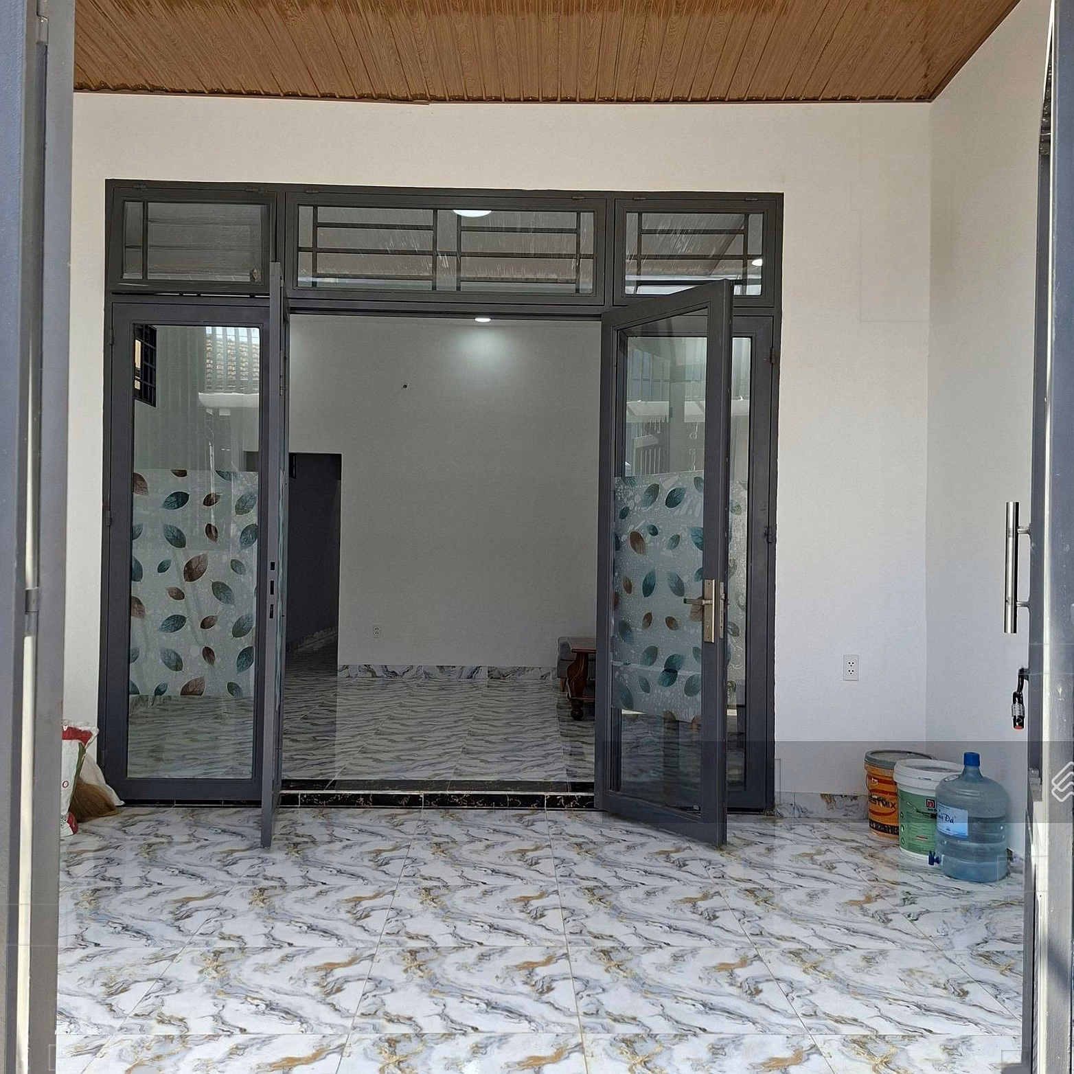 Ton Dan car house for rent - 2 bedrooms - fully furnished - near the bus station