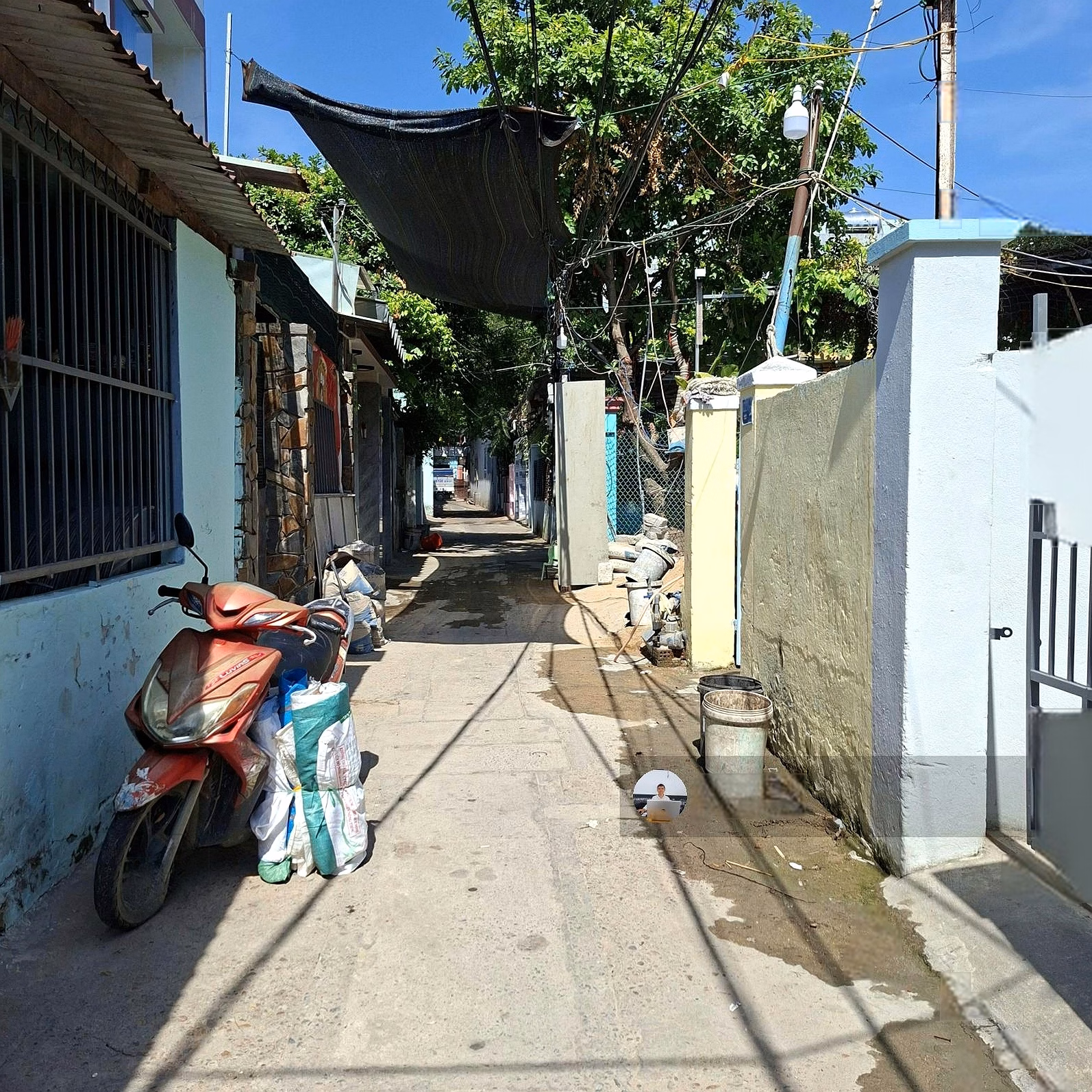 Ton Dan car house for rent - 2 bedrooms - fully furnished - near the bus station
