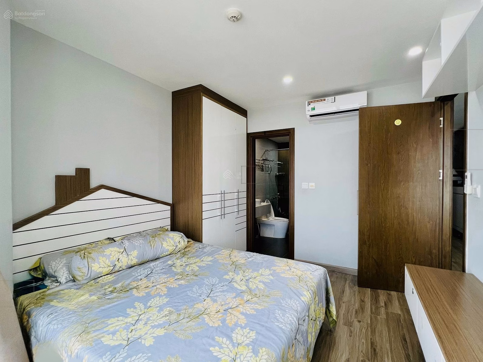 Quick sale of 2 bedroom apartment HUD Building Nha Trang. Long-term ownership, fully furnished