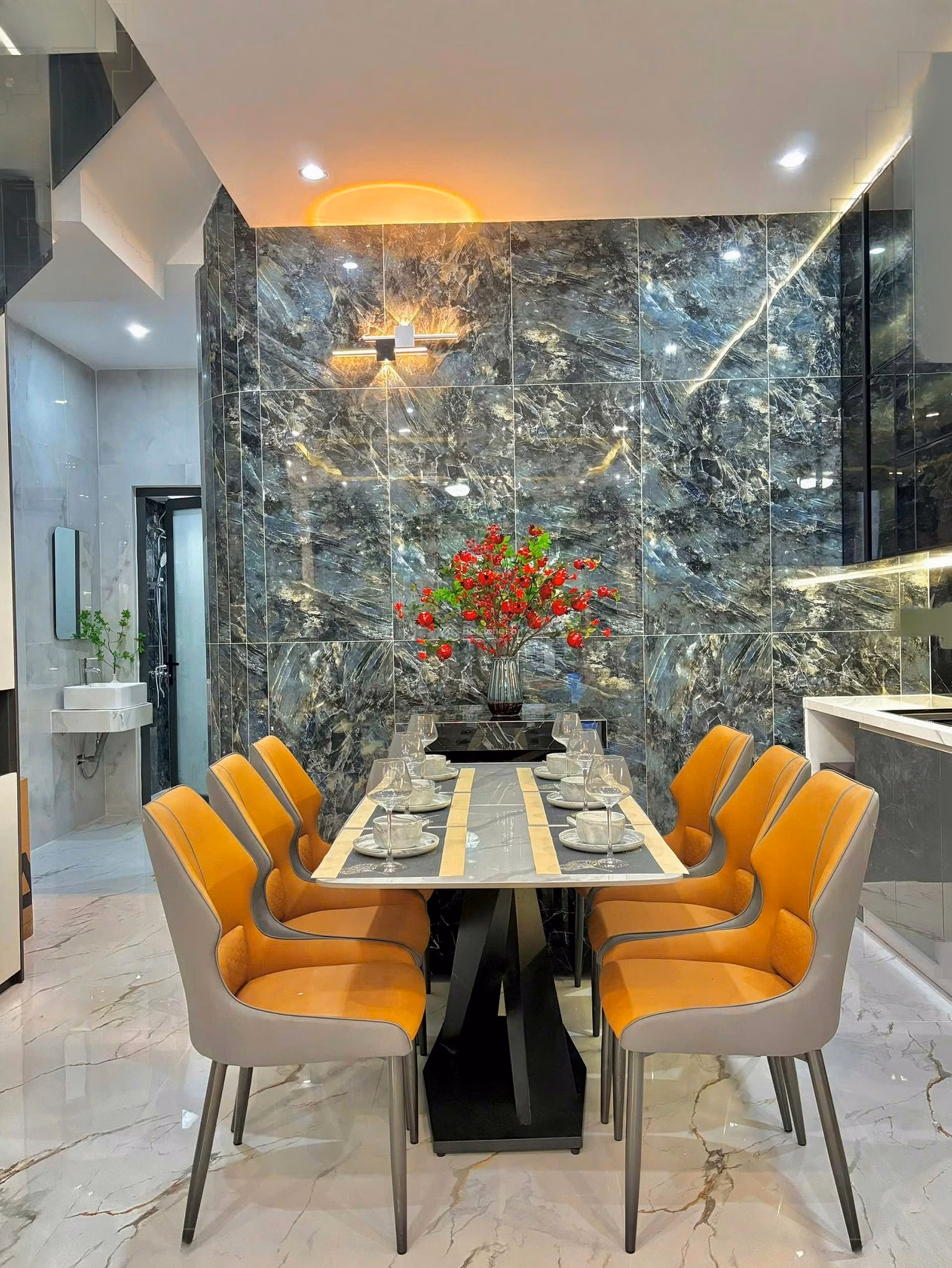 Newly built modern house for sale behind Pham Hung - Hoa Xuan - Beautiful street - At a bargain price