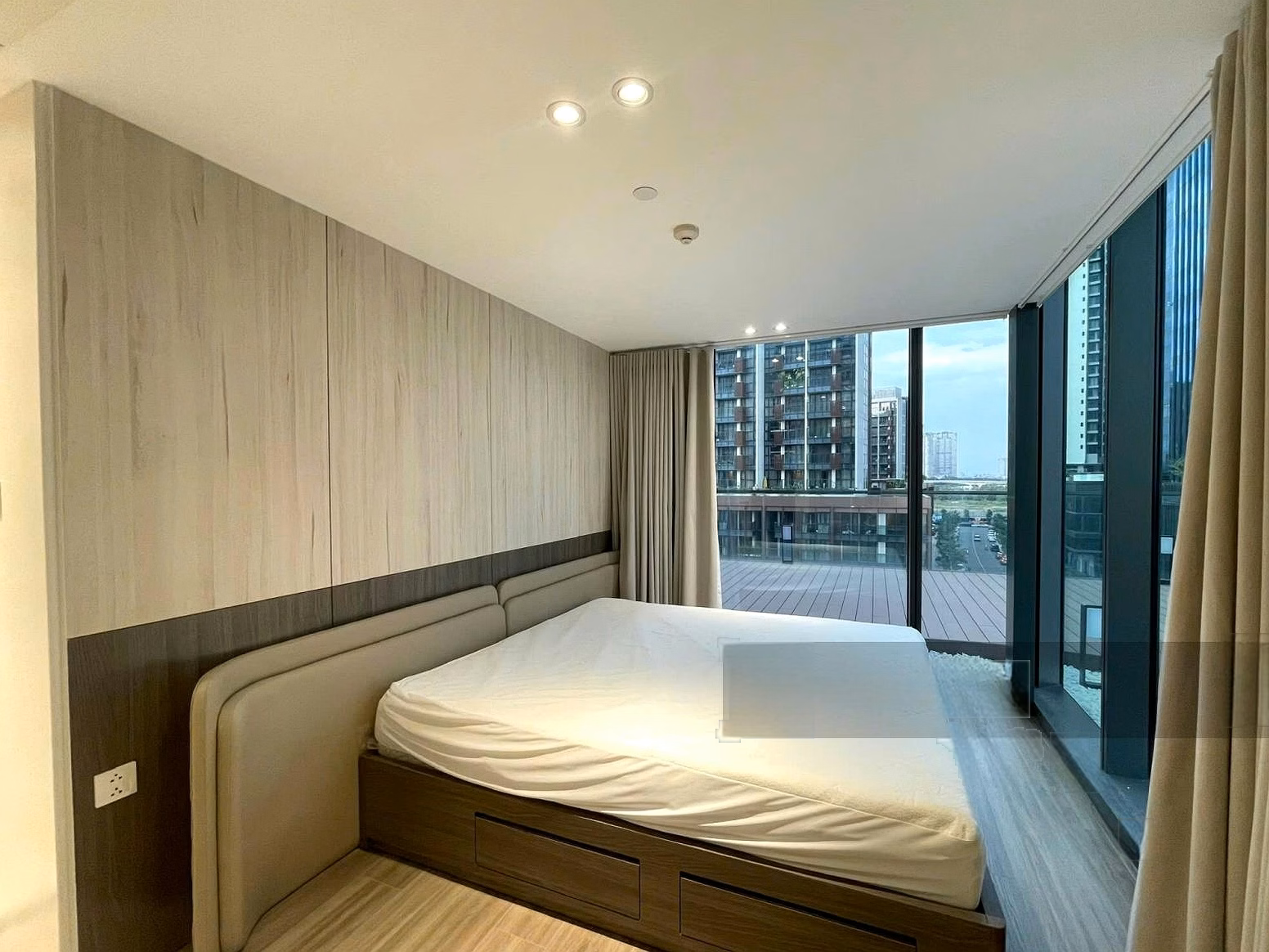Duplex 3 bedrooms for rent at The Opera Residence, 115 million/month