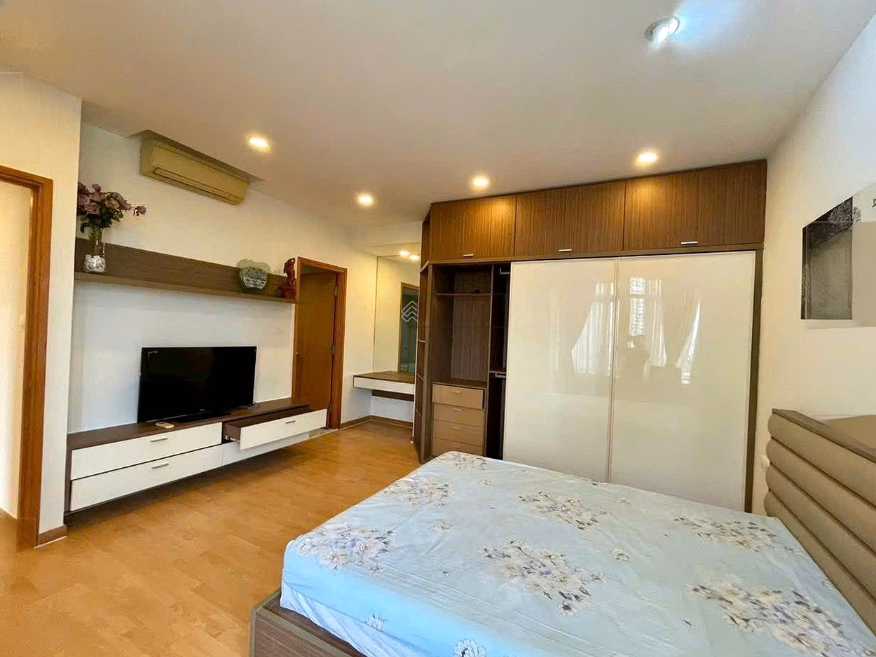 Saigon Pearl apartment for rent 2 bedrooms 19 million, 3 bedrooms 29 million, 4 bedrooms 39 million