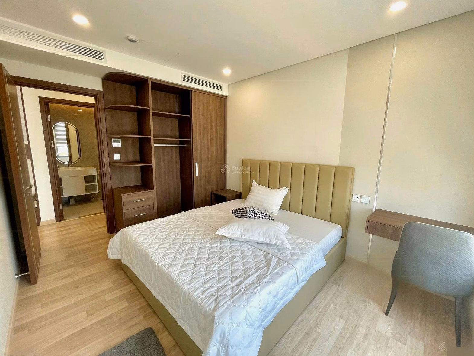 Selling river view apartment in CT1 Riverside Luxury building