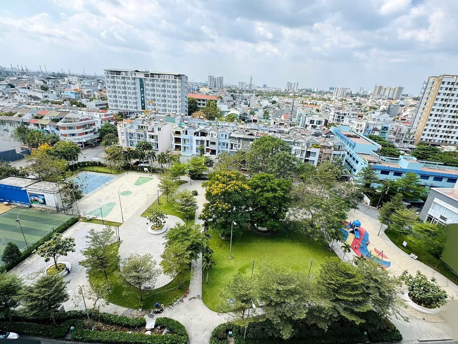 Need to sell quickly apartment 9 View Tang Nhon Phu Street, Phuoc Long B, Thu Duc City
