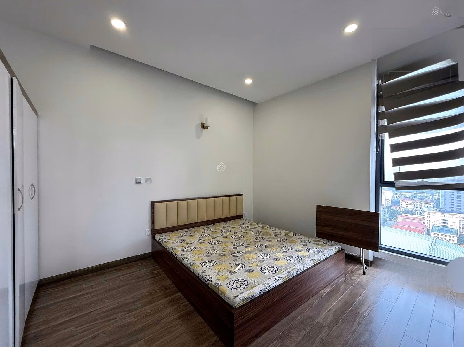 Owner for rent 3 bedroom corner apartment with 2 open sides Trang An Complex Phung Chi Kien, Cau Giay